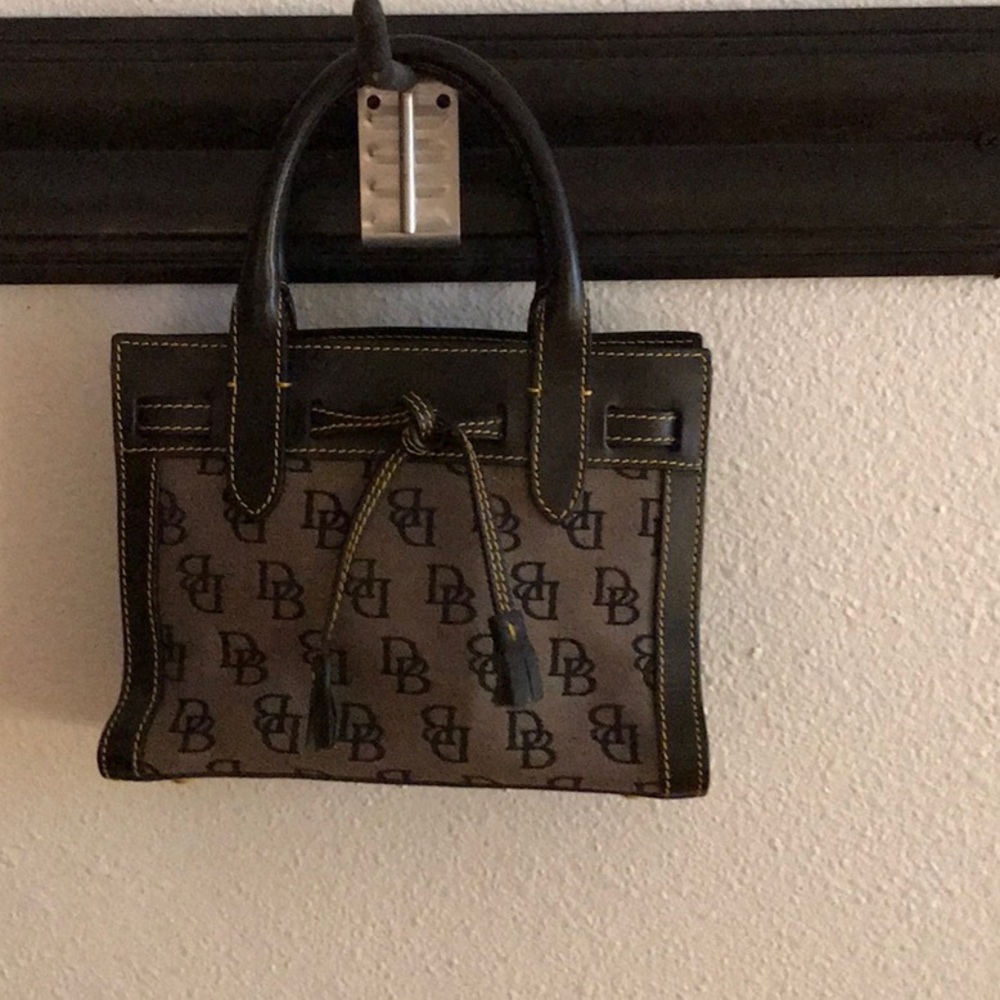 DOONEY & BOURKE ITALY MINITASSEL BAG BLACK LEATHER